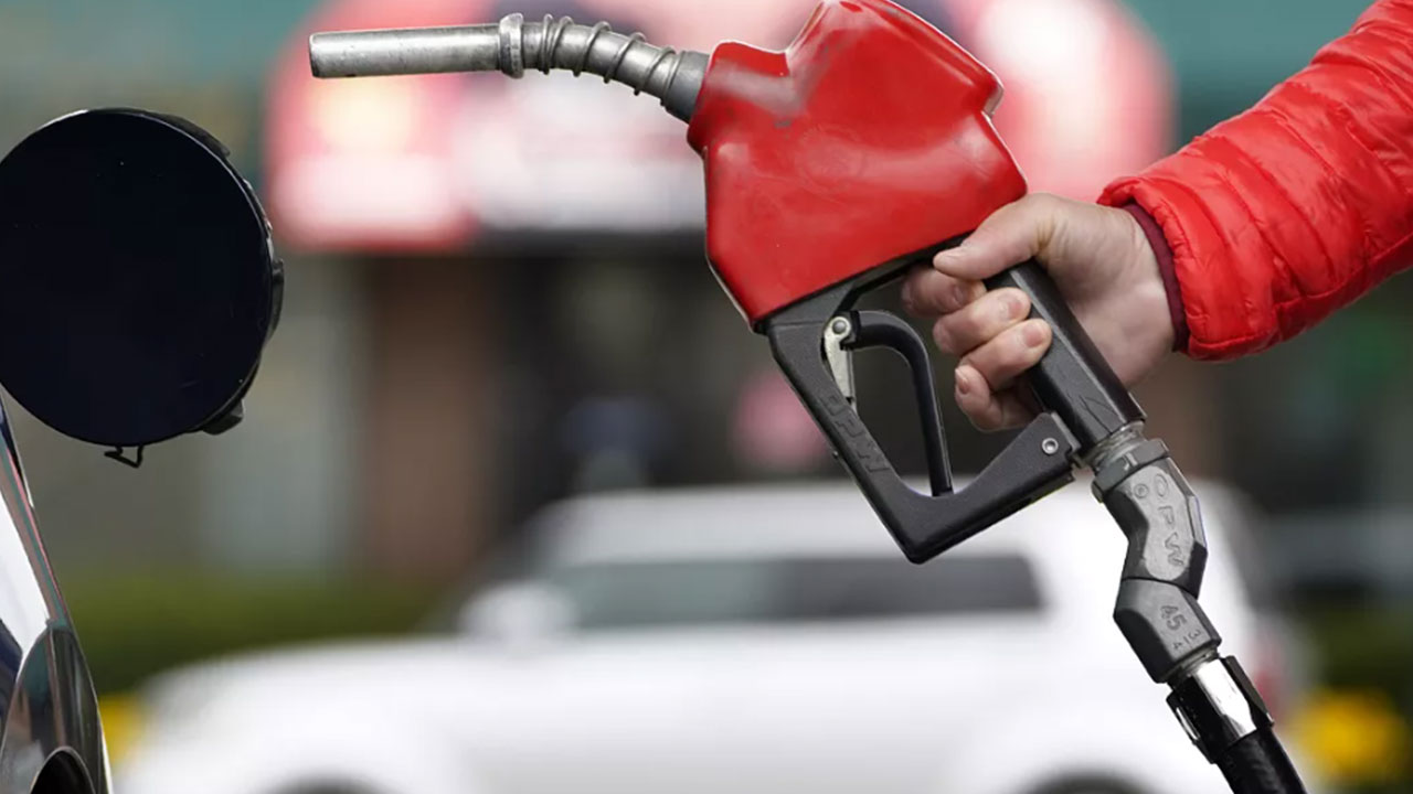 Foto - Arabanıza neden sadece pazartesi günleri benzin koymalısınız? Bunu hiç kimse bilmiyor