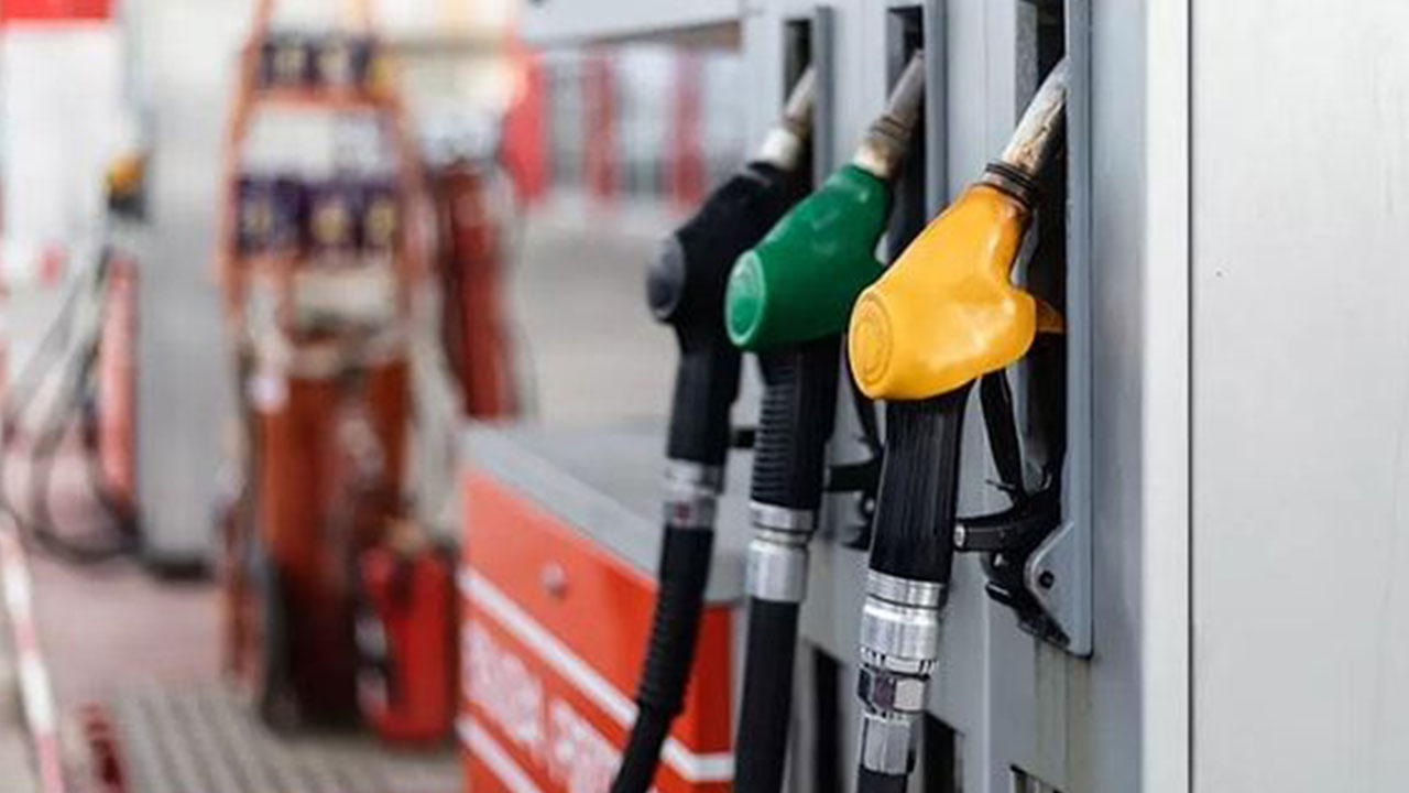 Arabanıza neden sadece pazartesi günleri benzin koymalısınız? Bunu hiç kimse bilmiyor