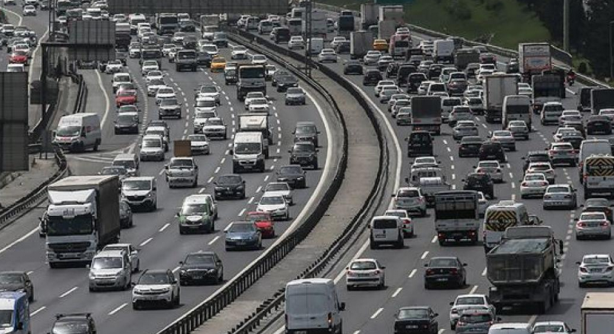 Foto - Arabası olan herkesi kapsayan yeni karar! Bunu yapan sürücü tazminat ödeyecek