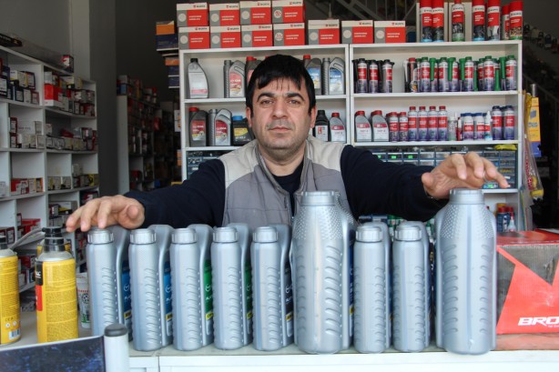 Foto - Arabası olan herkesin başına gelebilir! İnternetten aldı, başına gelmeyen kalmadı