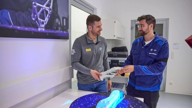 Foto - Arabasını alamayan ayakkabısını alacak! BMW, spor ayakkabı işine "dannn" diye girdi! Özelliklerini duyan, "Hadi canım" diyor 