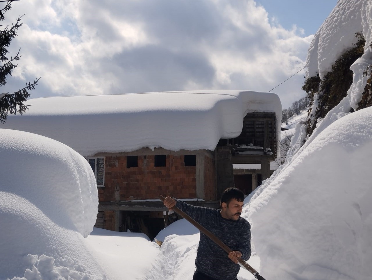 Foto - Arabasını bulmak için saatlerce uğraştı