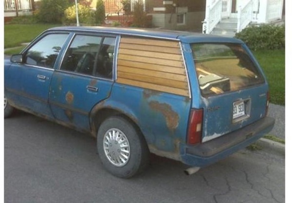 Foto - Arabasını kendi tamir eden insanların düştüğü komik durumlar