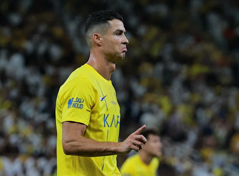 Foto - Arabistanlılar duyurdu! Duyan çok ama çok şaşıracak! Bastonla da çıkar bu kafayla…