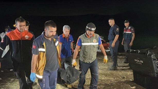Foto - Karaman'da araç göle düştü! Sürücünün cesedine ulaşıldı