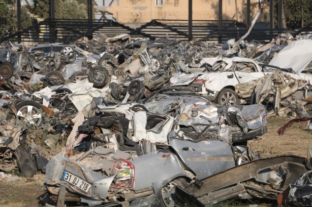 Foto - Araç mezarlığından son görüntü geldi! Gözle görülür azalma...