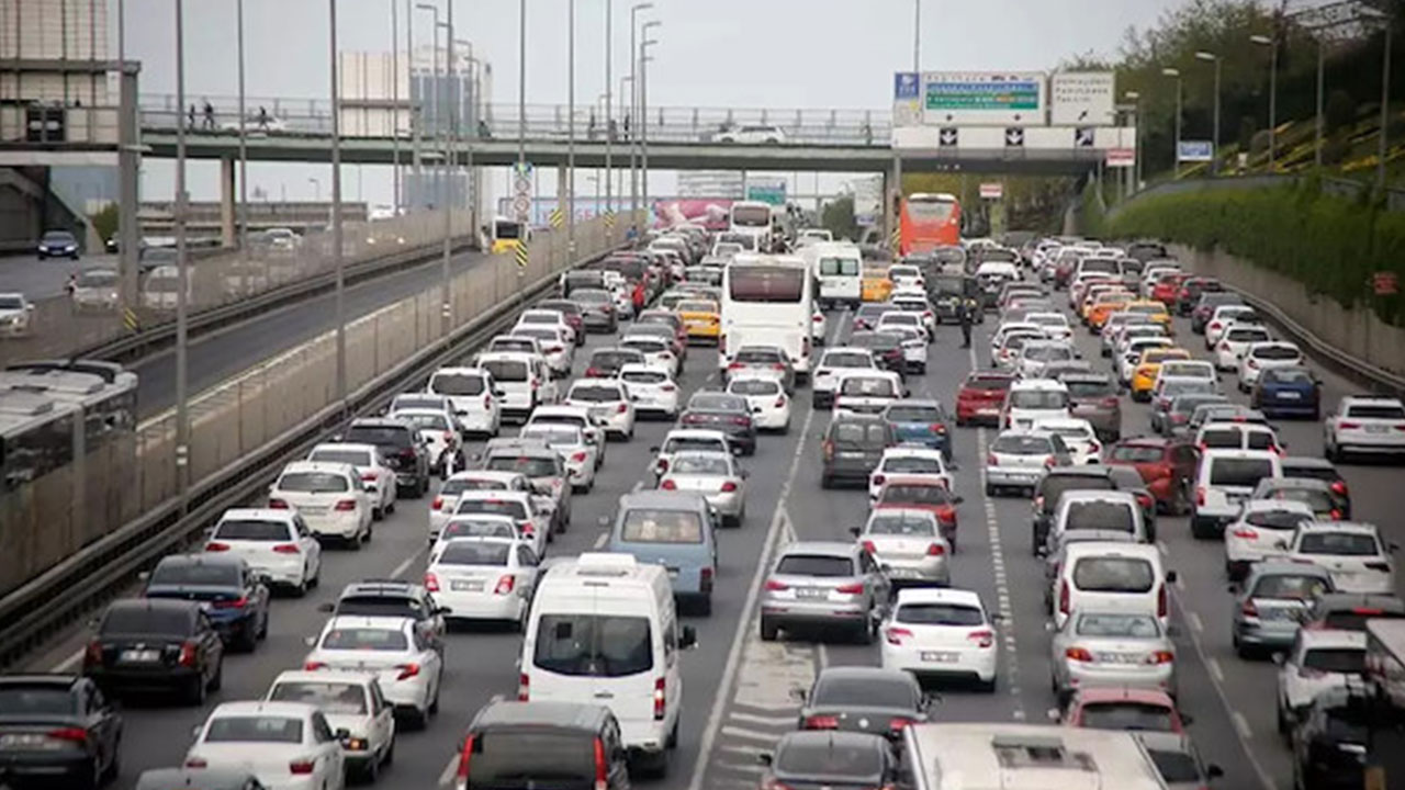 Foto - Araç sahipleri aman dikkat: Bundan sonra orta şeritten gidene ceza gelecek