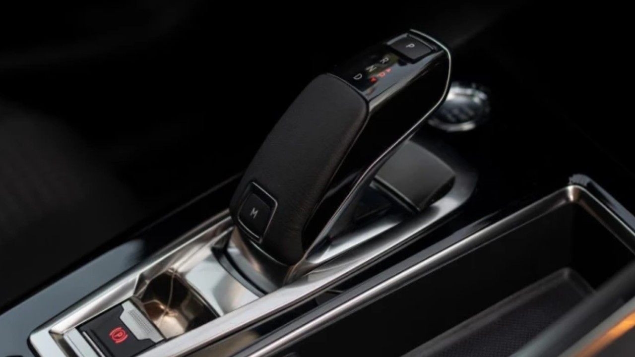 Foto - Araç sahipleri bilmeden sık sık tekrarlıyor! İşte otomobilin vitesini dağıtan 5 hata 