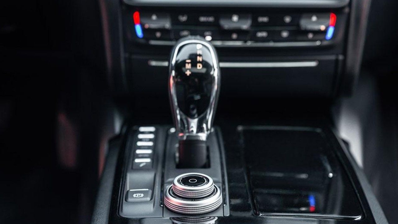 Foto - Araç sahipleri bilmeden sık sık tekrarlıyor! İşte otomobilin vitesini dağıtan 5 hata 