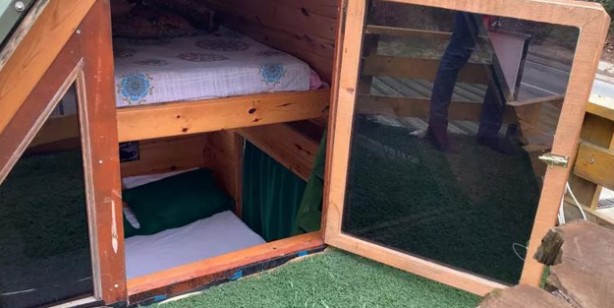 Foto - Araç sahipleri bu habere dikkat: Görenleri şaşırtan araç! Kamyonetini 'otel odası'na çevirdi...