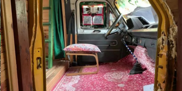 Foto - Araç sahipleri bu habere dikkat: Görenleri şaşırtan araç! Kamyonetini 'otel odası'na çevirdi...