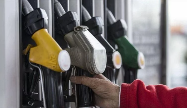 Foto - Araç sahipleri depoları fullemek için o tarihi bekleyin! Akaryakıt fiyatlarına dev indirim geliyor, kaçıran çok üzülür