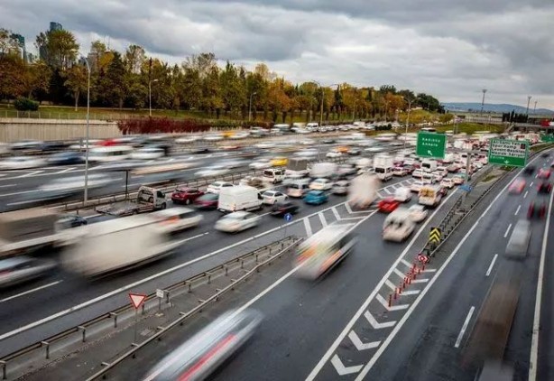 Foto - Araç sahipleri dikkat! 2024 yılı Motorlu Taşıtlar Vergisi (MTV) belli oldu! Hangi araç kaç TL MTV ödeyecek?