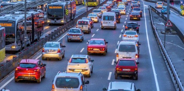 Foto - Araç sahipleri dikkat! 2024 yılı Motorlu Taşıtlar Vergisi (MTV) belli oldu! Hangi araç kaç TL MTV ödeyecek?