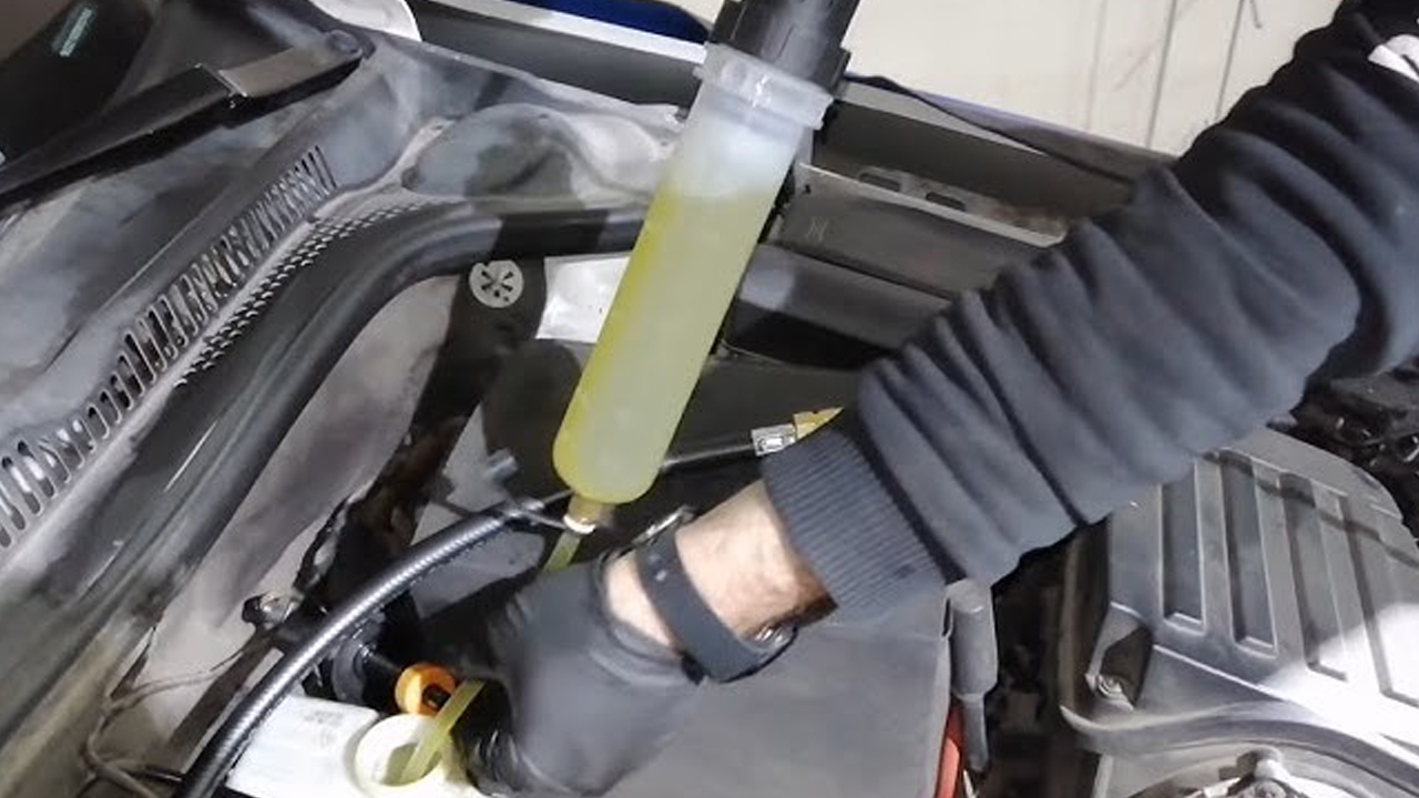 Foto - Araç sahipleri dikkat! Araç bakımında en çok ihmal edilen parça hangisi? Hayatınıza mâl olabilir!