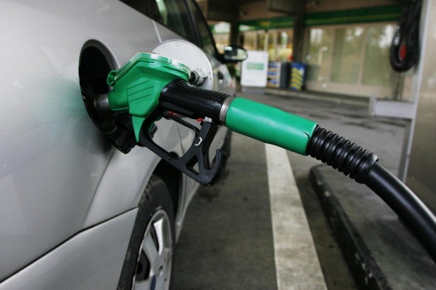Foto - Araç sahipleri kahrolacak! Akaryakıt fiyatlarını tepetaklak edecek haber geldi