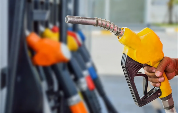 Foto - Araç sahipleri o tarihi bekleyin! Akaryakıta öyle bir indirim geliyor ki duyan duymayana haber etsin