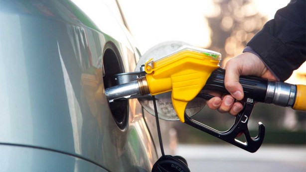 Foto - Araç sahipleri o tarihi bekleyin! Akaryakıta öyle bir indirim geliyor ki duyan duymayana haber etsin