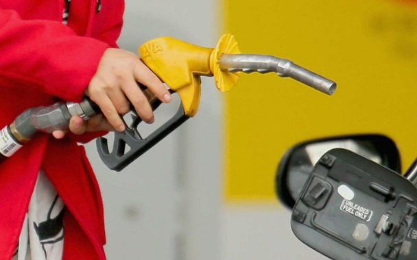 Foto - Araç sahiplerine bayram öncesi büyük müjde! Akaryakıt fiyatlarına 'yok artık' dedirten indirim geliyor