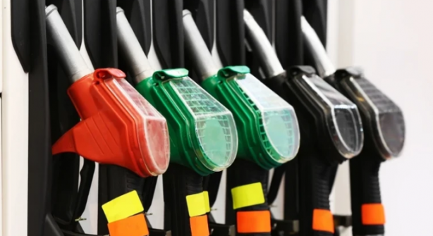 Foto - Araç sahiplerinin morali fena bozulacak! Akaryakıt fiyatlarına dev zam