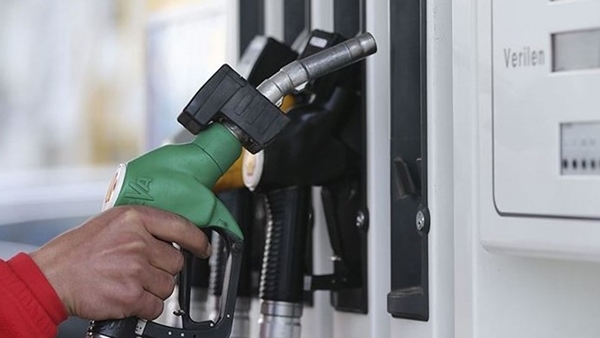 Foto - Araç sahiplerine güzel haber! Benzine büyük indirim