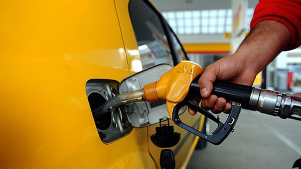 Foto - Araç sahiplerine güzel haber! Benzine büyük indirim