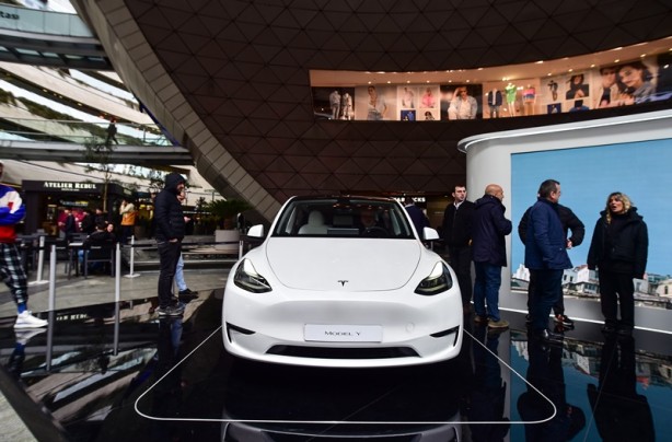 Foto - Araç tutkunları akın ediyor! Tesla'ya bir de böyle bakın