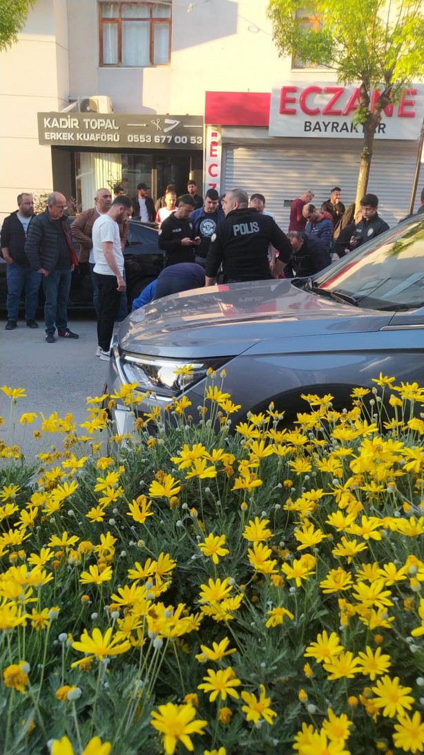 Foto - Aracın açılan kapısına çarpan bisikletli yaralandı