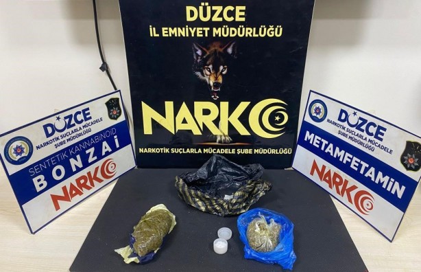 Foto - Aracın tavanında ele geçirilen şoke etti