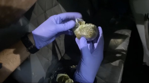 Foto - Aracın tavanında ele geçirilen şoke etti