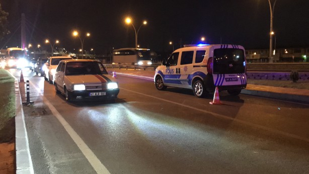 Foto - Aracıyla sinyalizasyon direğini devirip koşarak bölgeden uzaklaştı