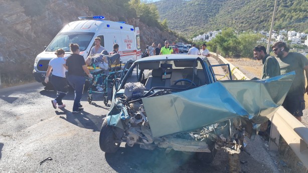 Foto - Araçlar birbirine girdi, ortalık savaş alanına döndü!