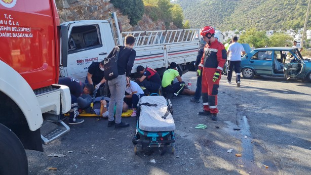 Foto - Araçlar birbirine girdi, ortalık savaş alanına döndü!