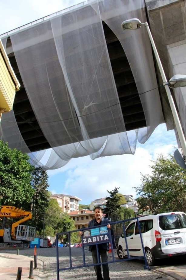 Foto - Araçlara zarar veriyordu! 15 Temmuz Şehitler Köprüsü'nde çalışma başlatıldı