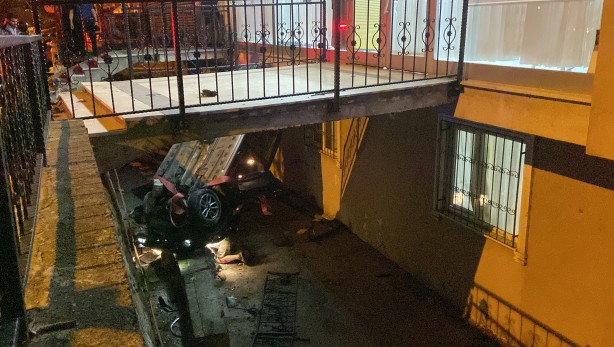 Araçta başlayan tartışma kazaya neden oldu: 1'i ağır 2 yaralı