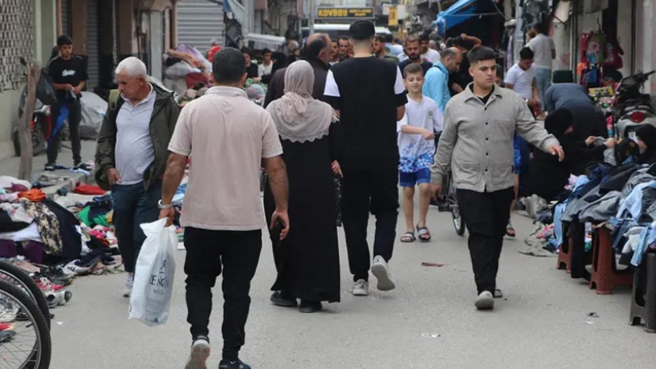 Aradıkları her şeyi burada buluyorlar: Sadece fakirler değil zenginler de geliyor!