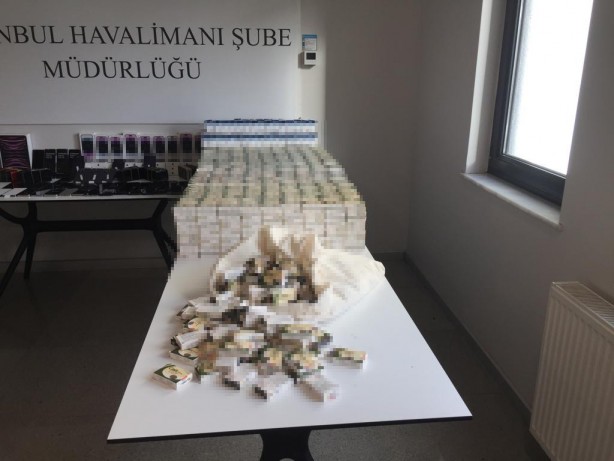 Foto - Aralarında neler var neler... İstanbul Havali̇manı'nda dev darbe!