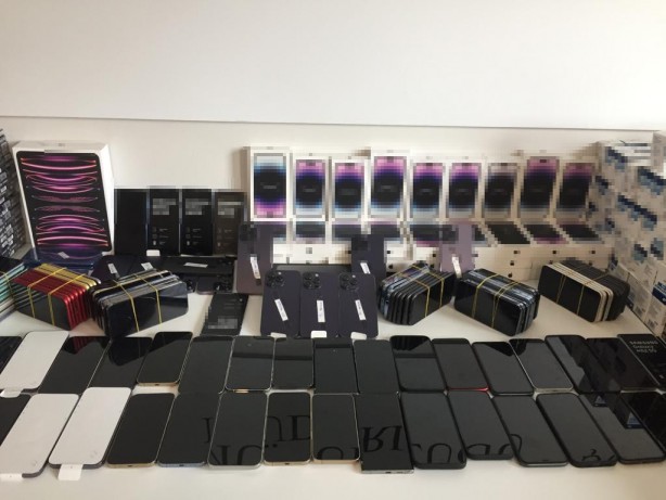 Foto - Aralarında neler var neler... İstanbul Havali̇manı'nda dev darbe!