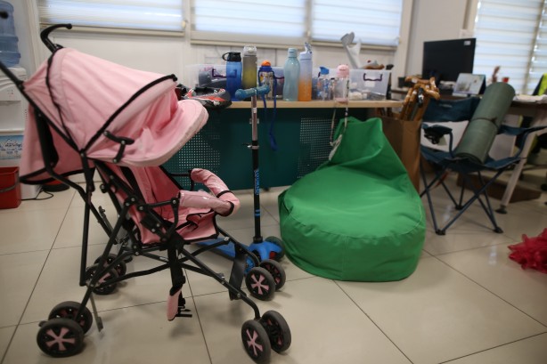 Foto - Aralarından neler var neler! Toplu taşıma araçlarında unutulanlar hayrete düşürdü