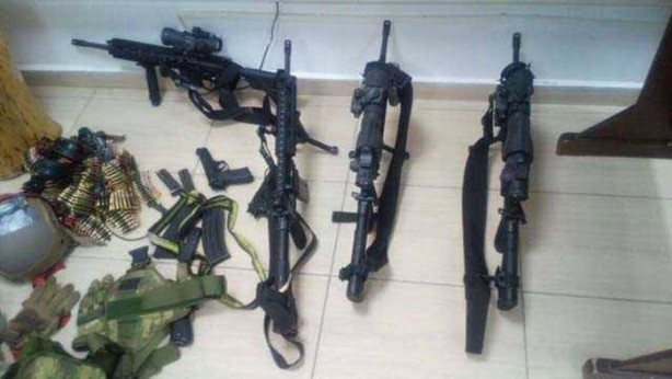 Foto - Arama yapılan dersliklerden bakın ne çıktı!
