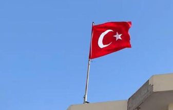 Foto - Arap ülkesinde Türk bayrağı göndere çekilince ortalık karıştı! Tutuklamalar başladı