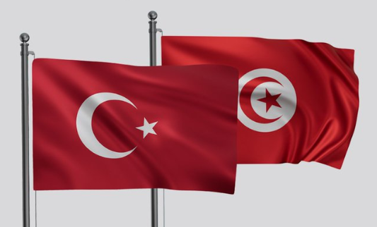 Foto - Arap ülkesinde Türk bayrağı göndere çekilince ortalık karıştı! Tutuklamalar başladı