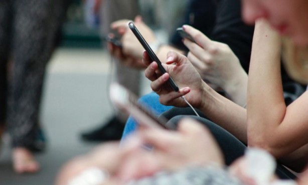 Foto - Araştırma sonuçları korkuttu! Günde 17 dakika cep telefonu kullanıyorsanız...