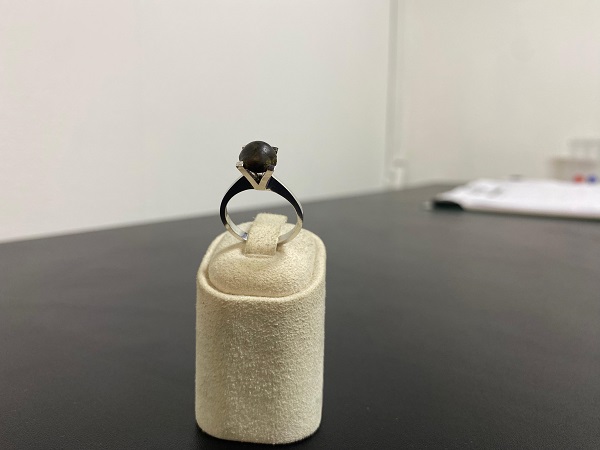 Foto - Arazide dolaşırken buldu! Bu yüzük için kullanılan taşa dikkat edin