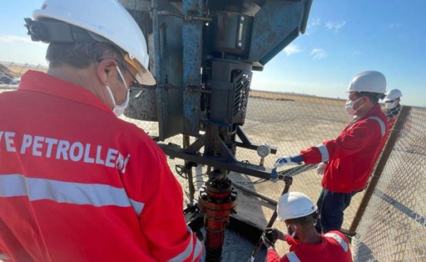 Foto - Arazilerinde petrol kuyusu açılan köylüler ile anlaşılamadı! Petrol dolu dev arazilere el konulacak