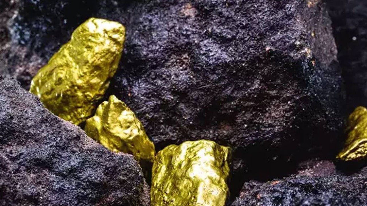 Arazisinde tonlarca altın bulunan çiftçi 1 kuruş bile alamayacak! Devlete haber verdiğine pişman oldu