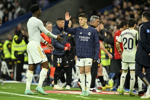 Foto - Arda Güler kararı olay oldu! Ancelotti şaşırttı, 86. dakikada ortaya çıktı: Real Madrid taraftarı ayakta...