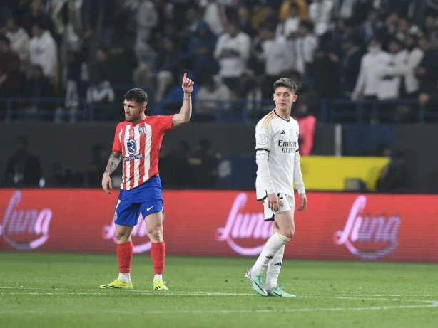 Foto - Arda Güler Real Madrid’de bir ilki yaşayacak! Carlo Ancelotti’nin kararı belli oldu: El Clasico öncesi İspanyollar duyurdu…