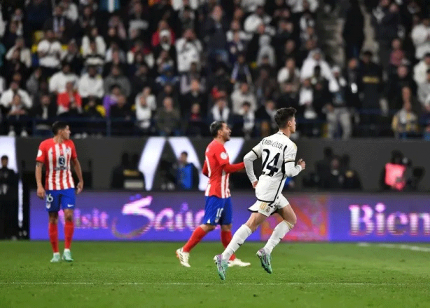 Foto - Arda Güler Real Madrid’de bir ilki yaşayacak! Carlo Ancelotti’nin kararı belli oldu: El Clasico öncesi İspanyollar duyurdu…