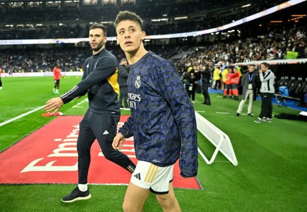 Foto - Arda Güler Real Madrid’de bir ilki yaşayacak! Carlo Ancelotti’nin kararı belli oldu: El Clasico öncesi İspanyollar duyurdu…